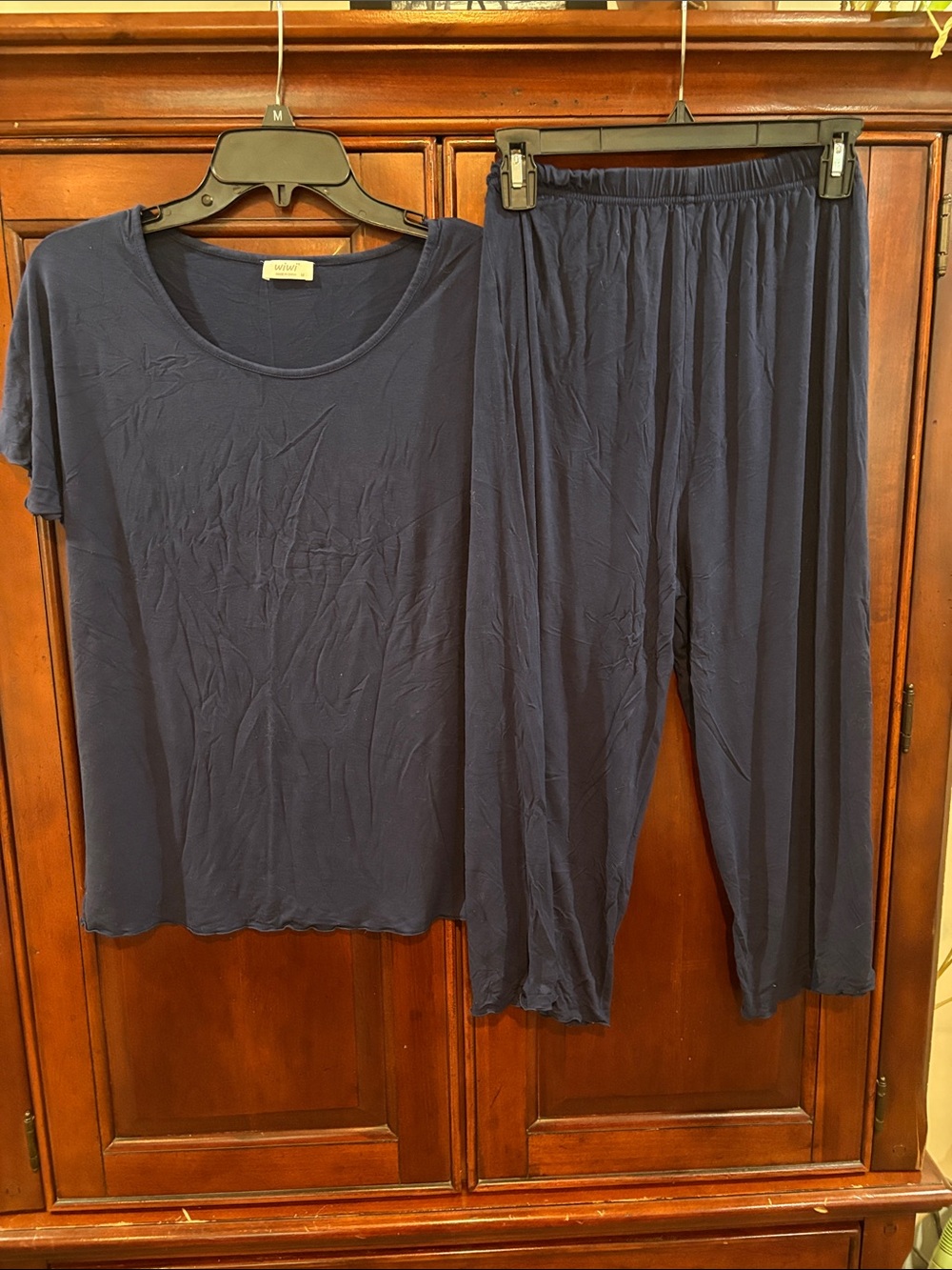 Women's Navy Short-Sleeve Top & Elastic-Waist Pants Pajama Set